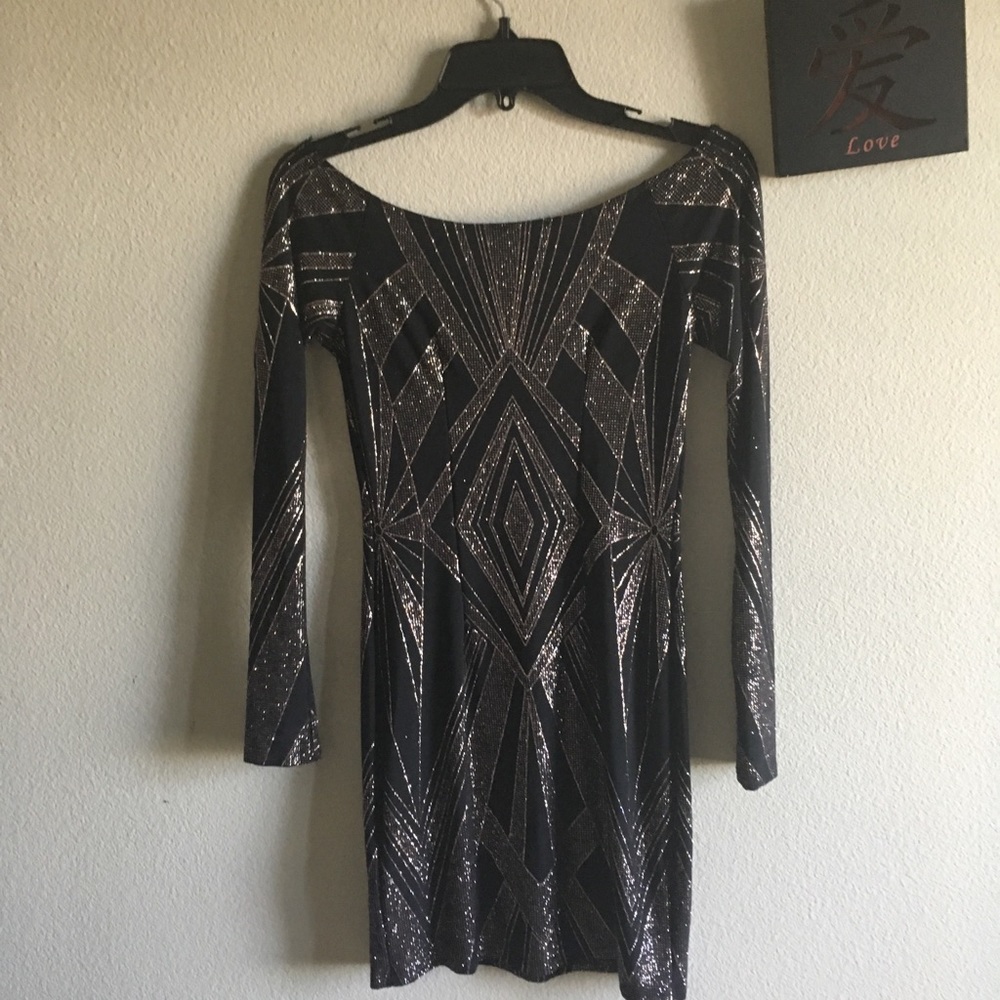 Jump Dress - Picture 3 of 4